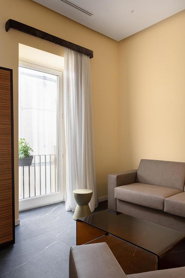 Hotel Poerio 25 Boutique Stay نابولي المظهر الخارجي الصورة